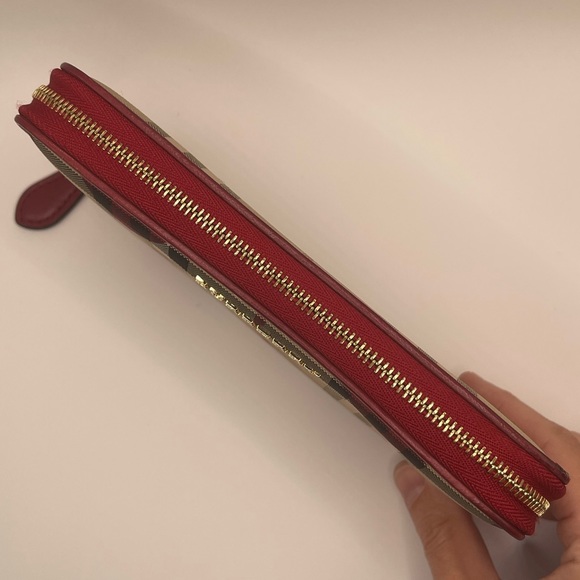 BURBERRY Haymarket Check Heart Print Zip Around Wallet - Picture 4 of 14